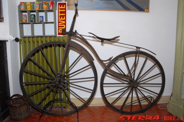 08/A. Moto velo musée, Domazan – Francie