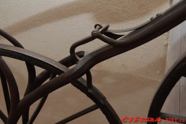 08/A. Moto velo musée, Domazan – France