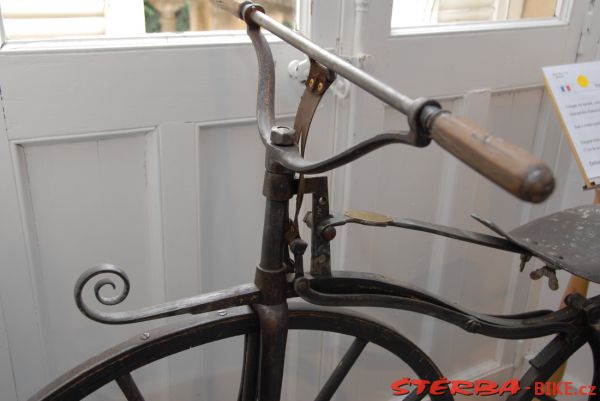 08/A. Moto velo musée, Domazan – France