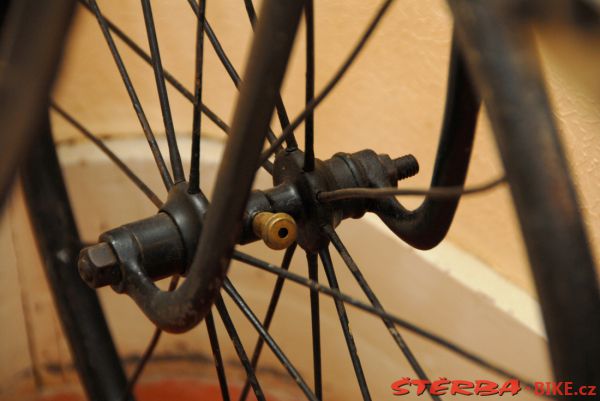 08/A. Moto velo musée, Domazan – France