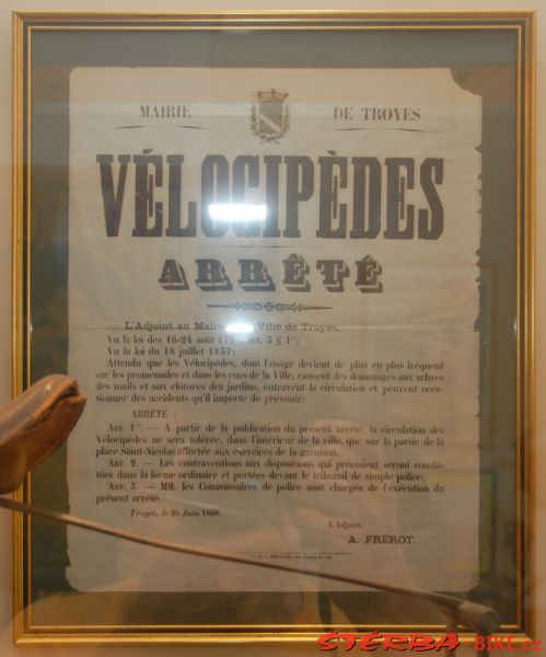 08/A. Moto velo musée, Domazan – France