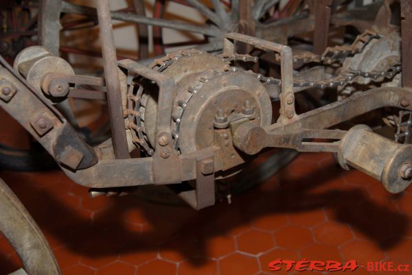 08/A. Moto velo musée, Domazan – France