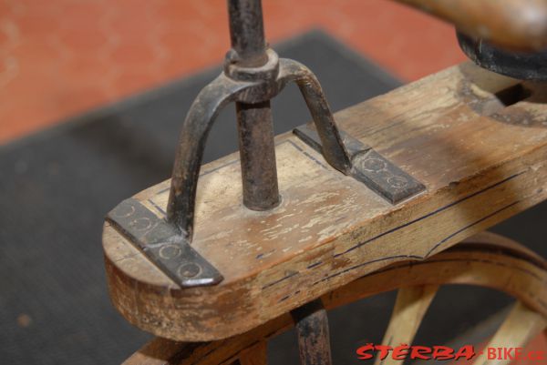 08/A. Moto velo musée, Domazan – France