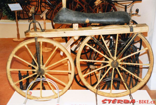 08/C. Musée de la Moto et du Vélo, Pont du Gard – France