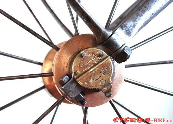 08/A. Moto velo musée, Domazan – France