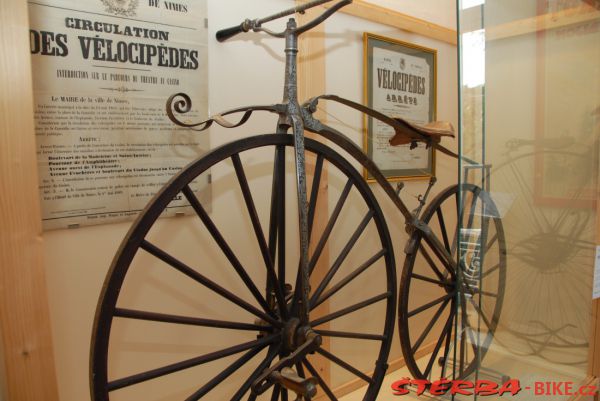 08/A. Moto velo musée, Domazan – France