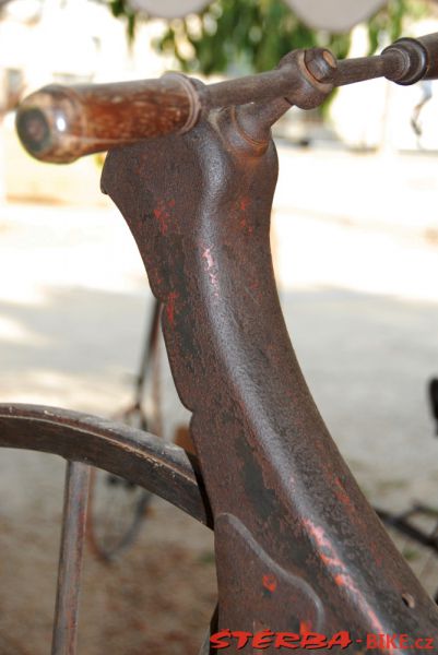 08/A. Moto velo musée, Domazan – France