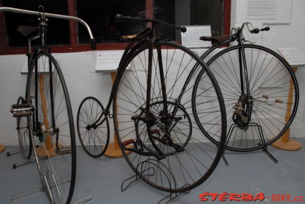 08/A. Moto velo musée, Domazan – France