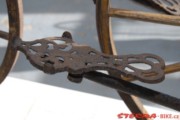 08/A. Moto velo musée, Domazan – France