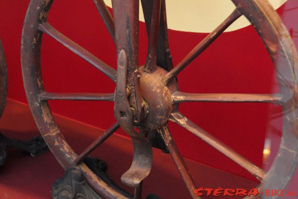 08/A. Moto velo musée, Domazan – France