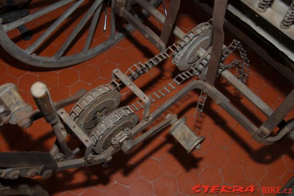 08/A. Moto velo musée, Domazan – France