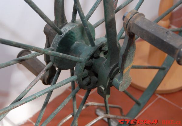 08/A. Moto velo musée, Domazan – France