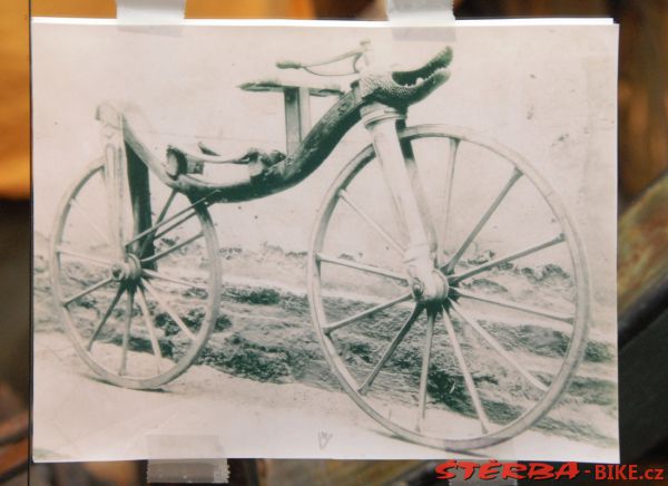 08/A. Moto velo musée, Domazan – France