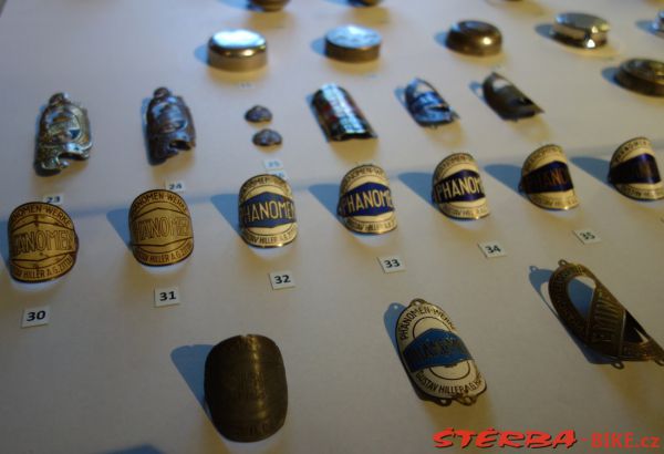 137/A  "Phänomen" – Phenomenal!