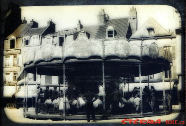 Velocipéde "Caroussel", neznámý výrobce, Francie – okolo 1870