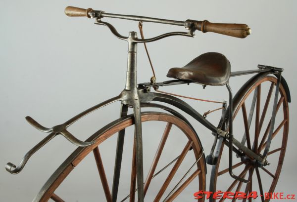 Boneshaker with mudguards, Manufacturer unknown, France – 1870