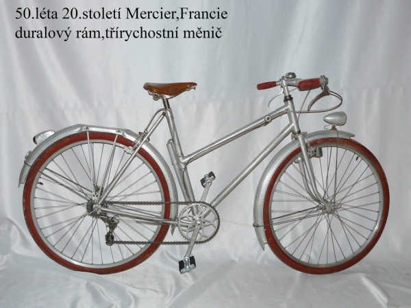 Historical bicycle rental service