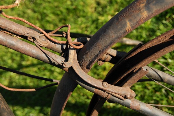 Painting the frames of historical bicycles