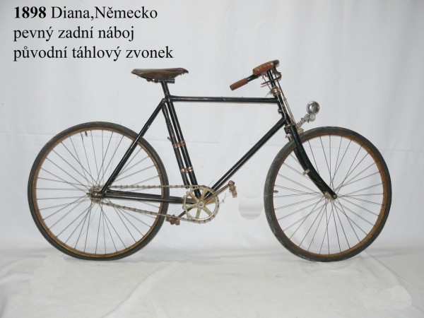Půjčovna historických kol