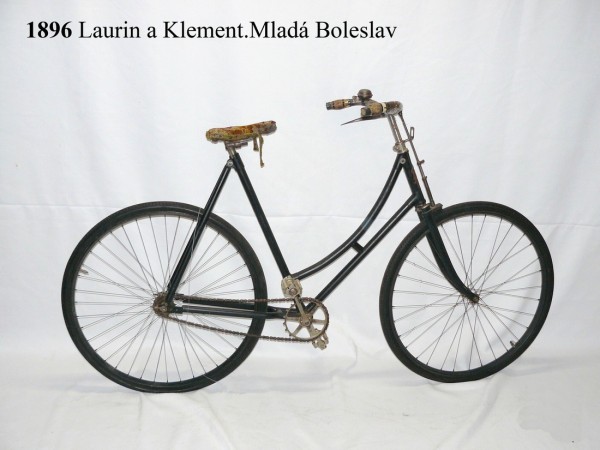 Historical bicycle rental service