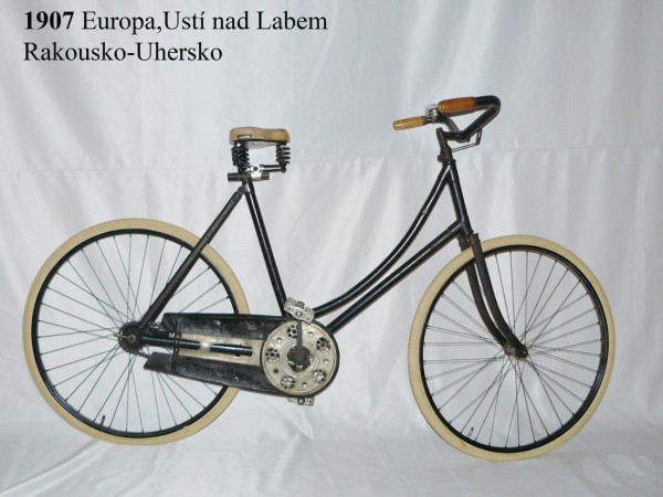 Historical bicycle rental service