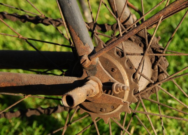 Painting the frames of historical bicycles