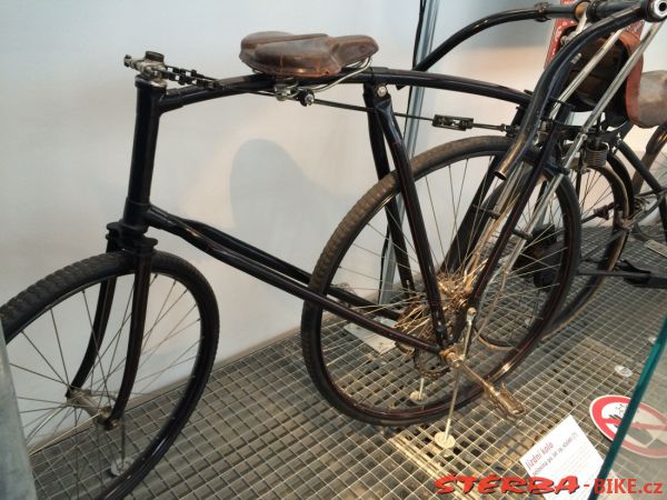 Bicycle cca 1890 (?)