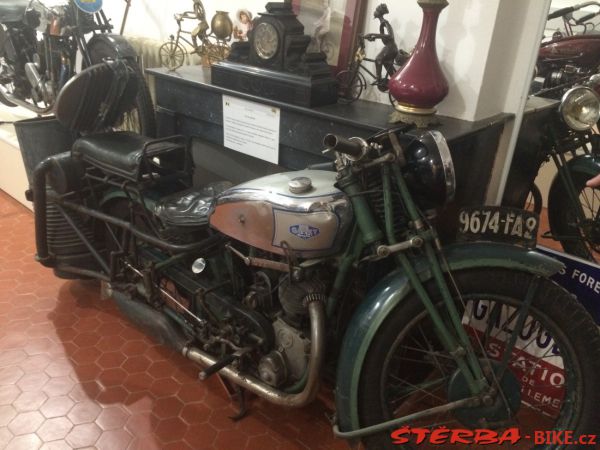 08/E. Moto velo musée, Domazan – Francie