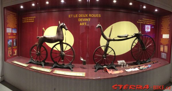 08/E. Moto velo musée, Domazan – Francie