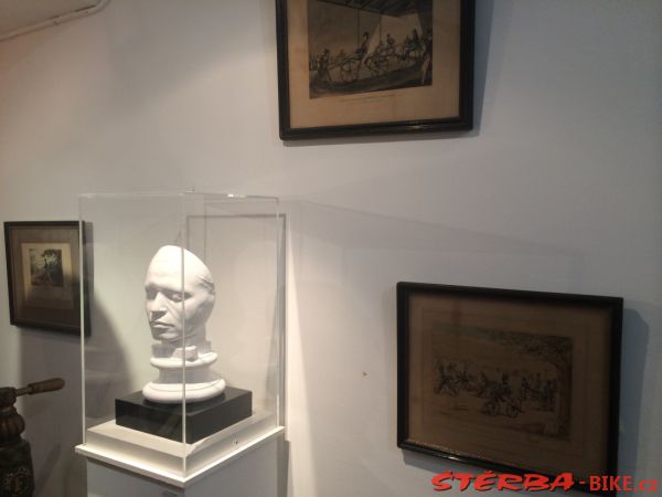 08/E. Moto velo musée, Domazan – Francie