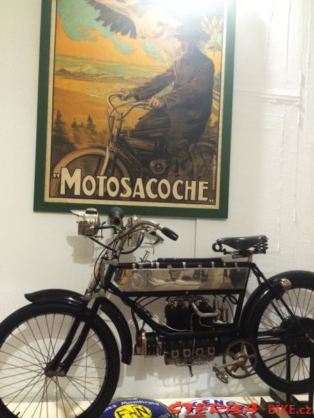 08/E. Moto velo musée, Domazan – Francie