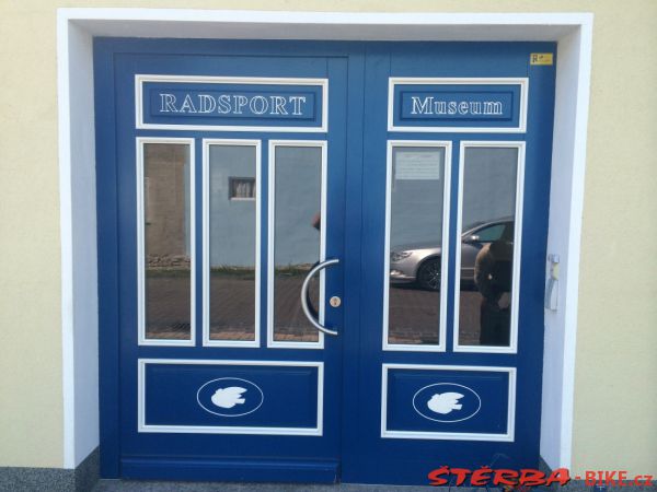 180/A Museum Course de la Paix