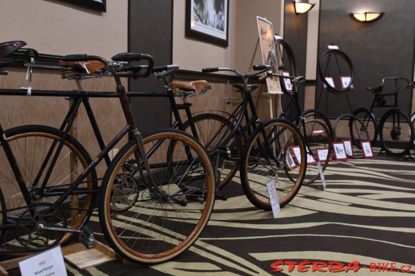 189 - exhibition "150 years of bicycling in America"