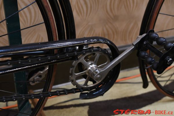 189 - exhibition "150 years of bicycling in America"