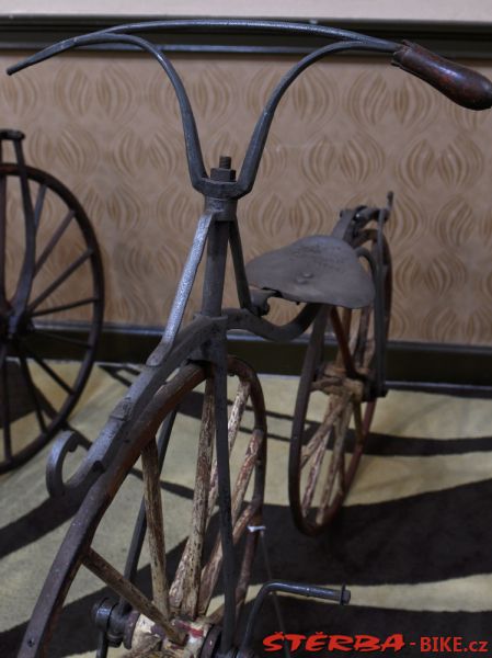 Exhibition "150 years of bicycling in America"