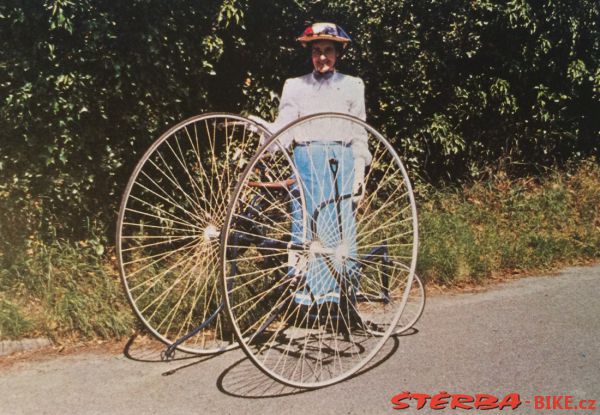 184/C - A book "Cycles in Colour"