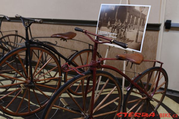 Exhibition "150 years of bicycling in America"