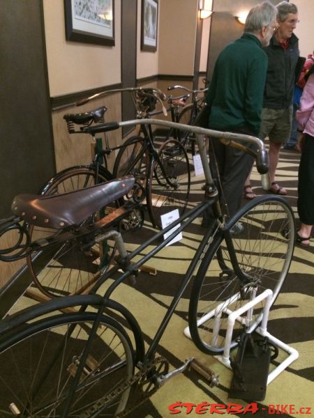 189 - exhibition "150 years of bicycling in America"