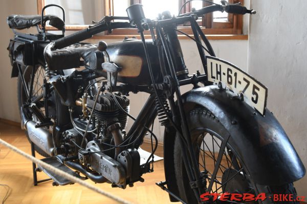 190/A - Hrad Kámen muzeum motocyklů