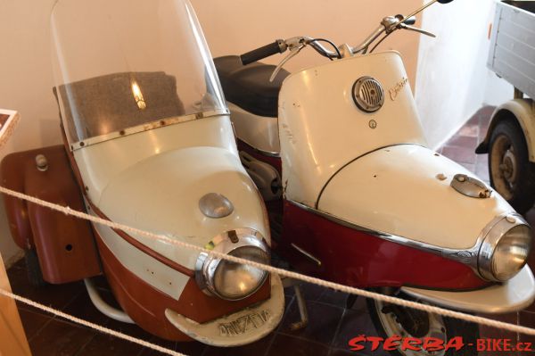 190/A - Hrad Kámen muzeum motocyklů