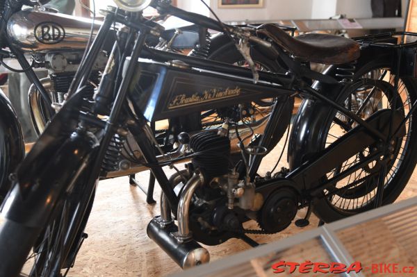 190/A - Hrad Kámen muzeum motocyklů