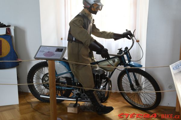 190/A - Kámen motorcycle museum