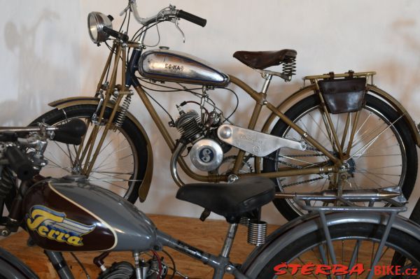 190/A - Hrad Kámen muzeum motocyklů