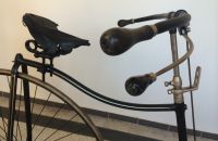 192/B - Singer Courier