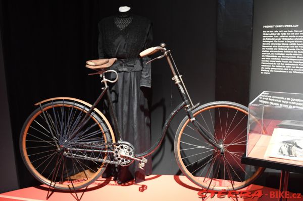 202/A – Expo 2017: 2 Rader – 200 Jahre, Mannheim