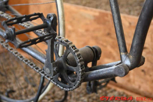 Antique Bicycles Day 2017 - Jumble sale