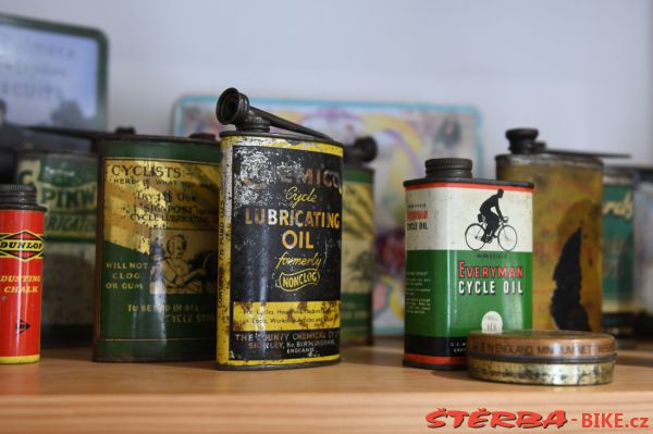 Antique Bicycles Day 2017 - Jumble sale