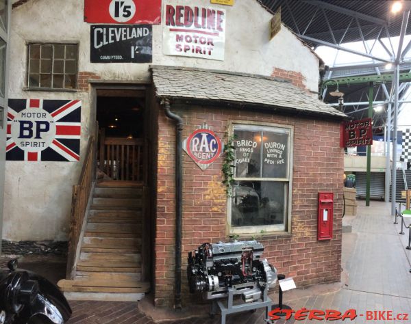 13/A  National Motor Museum, Beaulieu – England