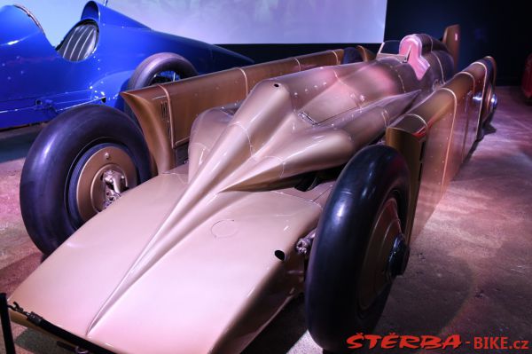 13/A  National Motor Museum, Beaulieu – England