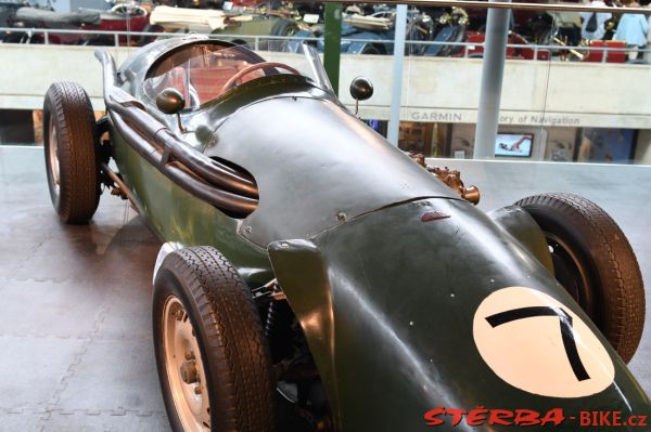 13/A  National Motor Museum, Beaulieu – England